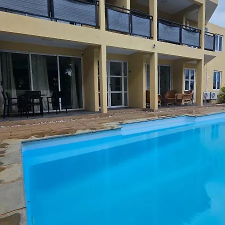 Elegant 3 Bedrooms Of 3 Apartments